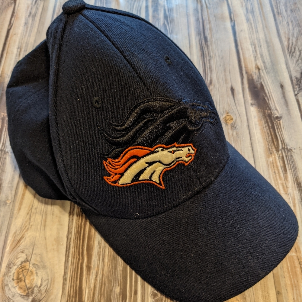 Reebok NFL Denver Broncos Navy Cap, Small